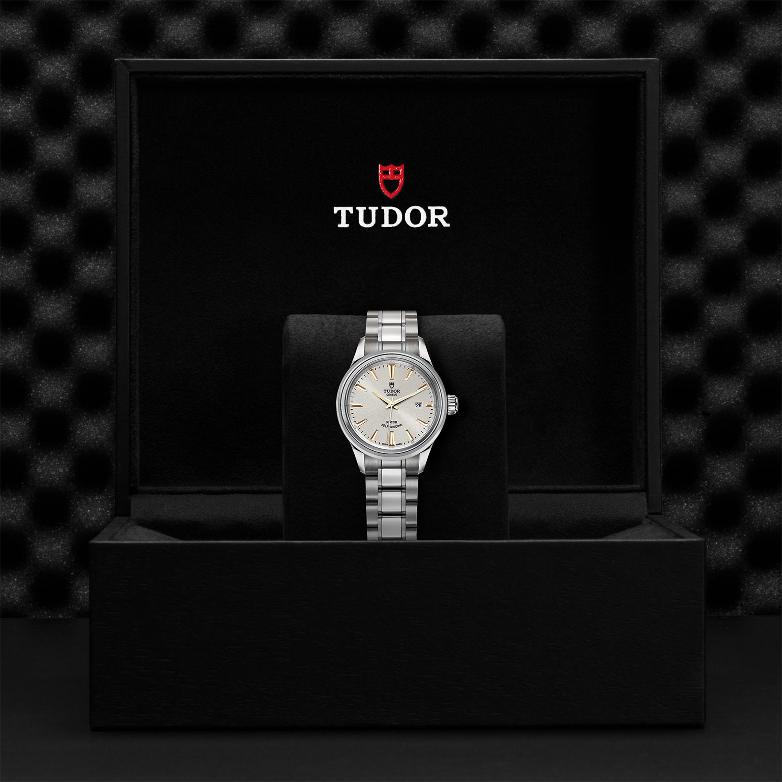 TUDOR Style - M12100-0017
